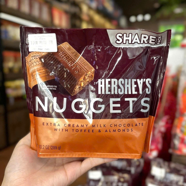 Socola sữa Hershey’s Nuggets 286g bọc hạnh nhân của Mỹ